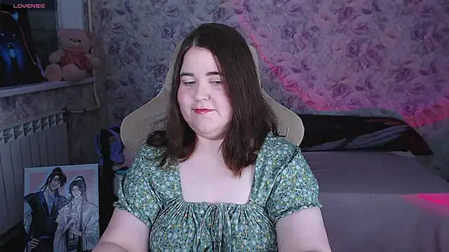 Estelle Hicks online show from June 4, 2026, 7:18 pm