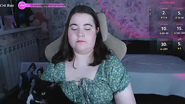 Estelle Hicks online show from August 2, 2026, 7:44 pm