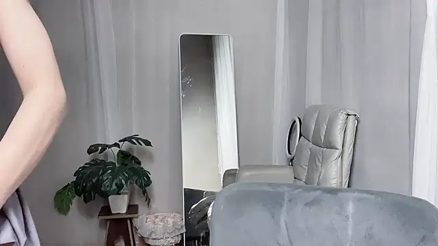  minji bae online show from October 8, 2025, 5:57 pm