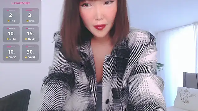 TumiLio online show from February 24, 2025, 1:42 pm