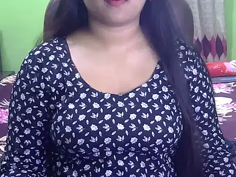 BengaliQueenStar online show from November 9, 2025, 4:44 pm