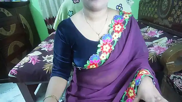 BengaliQueenStar online show from June 21, 2026, 4:02 pm