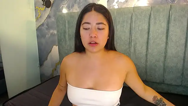 Susy thomson online show from December 17, 2025, 9:20 pm