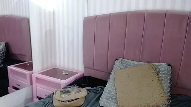 Susy thomson online show from March 2, 2025, 2:19 am