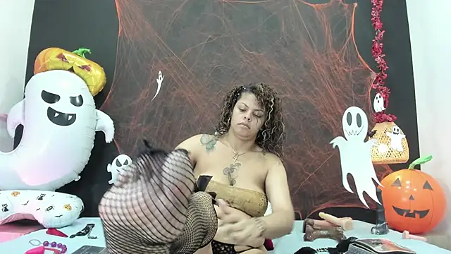 Luna smit08 online show from October 27, 2025, 8:10 pm