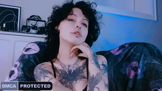 NaughtyLittleFox online show from June 12, 2026, 3:26 am
