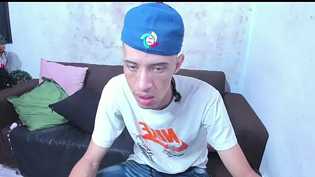 Snapshot of master_and_sumisse chatting on March 19, 2026, 3:28 am master and sumisse online show from March 19, 2026, 3:28 am