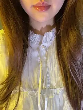 minmin2kk5 online show from May 10, 2026, 7:01 am