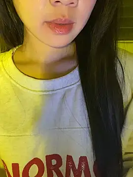 minmin2kk5 online show from December 14, 2025, 3:50 pm