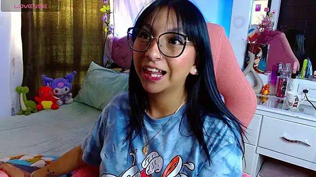 Snapshot of Littlerouse_ chatting on February 28, 2025, 10:06 pm Littlerouse online show from February 28, 2025, 10:06 pm