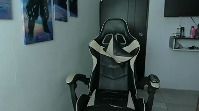 naomi berckley online show from January 9, 2026, 4:19 am