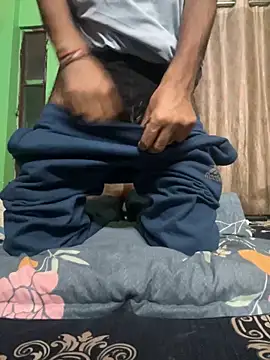 Snapshot of ALWAYSHORNYDADDY chatting on December 3, 2025, 7:35 pm ALWAYSHORNYDADDY online show from December 3, 2025, 7:35 pm