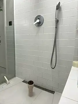 rafkiexh online show from December 21, 2025, 7:59 pm