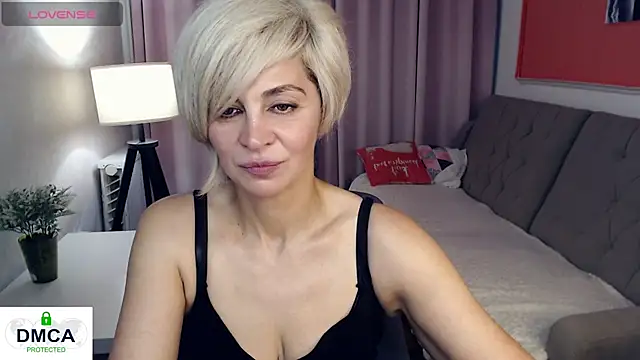 Blonde lola444 online show from July 28, 2026, 8:52 pm