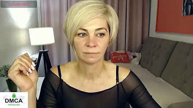 Blonde lola444 online show from July 16, 2026, 4:37 pm