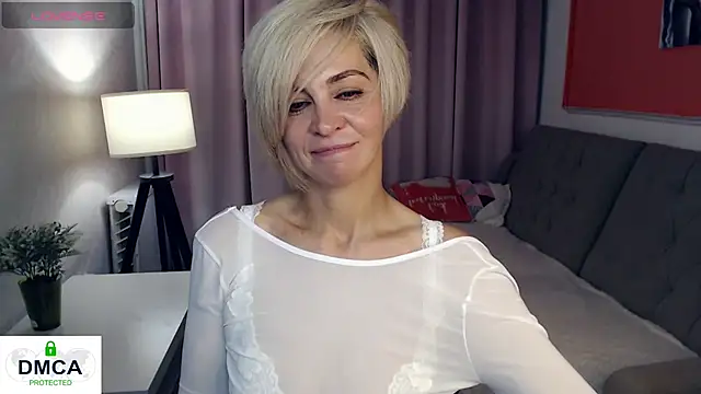 Blonde lola444 online show from July 30, 2026, 3:33 pm