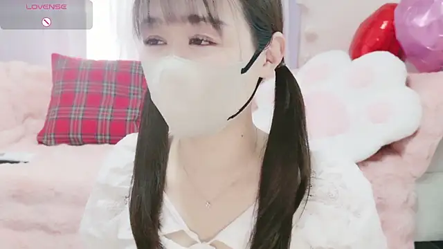 aaanyan online show from March 12, 2025, 1:36 am