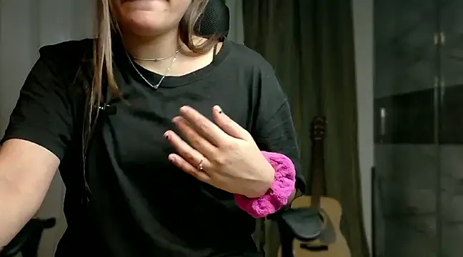 demieliss online show from March 21, 2025, 6:51 pm