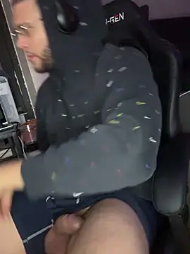 Snapshot of Joker19196 chatting on December 23, 2025, 12:22 am Joker19196 online show from December 23, 2025, 12:22 am