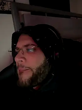 Snapshot of Joker19196 chatting on December 16, 2025, 1:32 am Joker19196 online show from December 16, 2025, 1:32 am