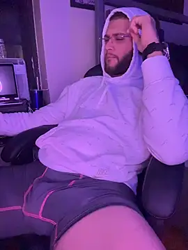 Snapshot of Joker19196 chatting on November 24, 2025, 12:32 am Joker19196 online show from November 24, 2025, 12:32 am