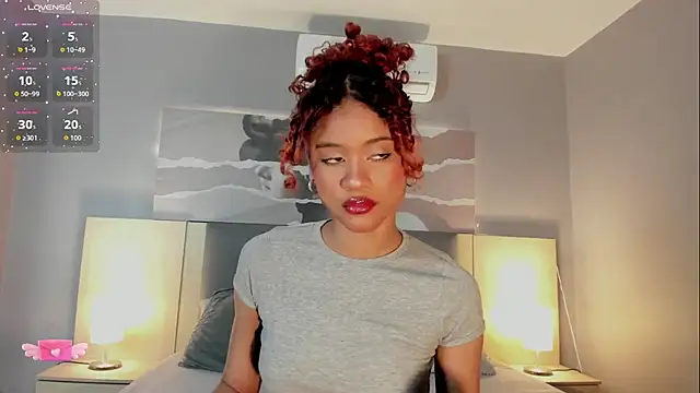 Aprillbrunette online show from December 5, 2025, 2:43 am