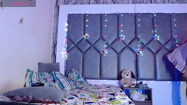 Tiffany Valentine15 online show from January 14, 2026, 3:04 pm