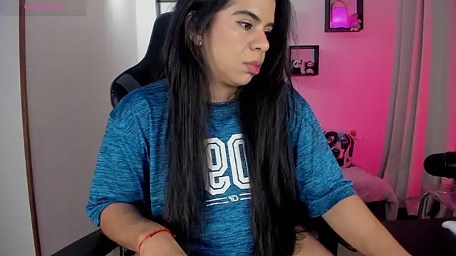 Biancastrongg online show from June 11, 2026, 2:44 am