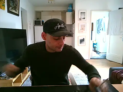 mihaimichael online show from May 4, 2026, 8:28 am