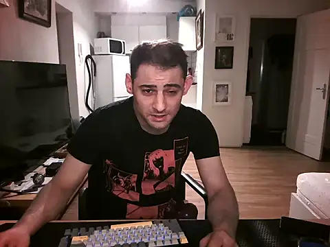 mihaimichael online show from July 7, 2026, 10:46 pm