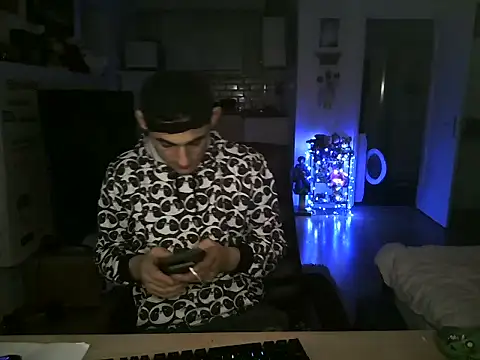 mihaimichael online show from November 30, 2025, 3:18 am