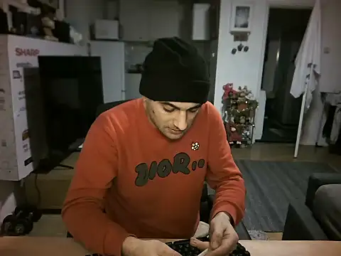 mihaimichael online show from November 16, 2025, 5:17 pm