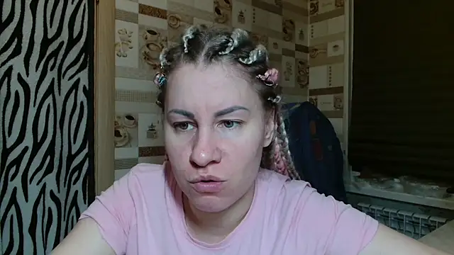 TherestlessKitty online show from May 3, 2026, 10:13 pm