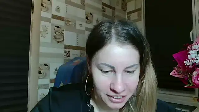 Snapshot of TherestlessKitty chatting on February 9, 2026, 10:19 pm TherestlessKitty online show from February 9, 2026, 10:19 pm