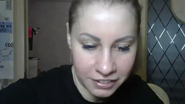 Snapshot of TherestlessKitty chatting on March 6, 2025, 6:52 am TherestlessKitty online show from March 6, 2025, 6:52 am