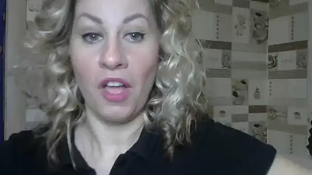 Snapshot of TherestlessKitty chatting on March 4, 2025, 6:04 am TherestlessKitty online show from March 4, 2025, 6:04 am