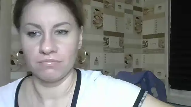 Snapshot of TherestlessKitty chatting on November 11, 2025, 10:15 pm TherestlessKitty online show from November 11, 2025, 10:15 pm