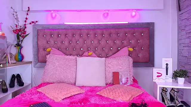 Tayzon Foxxx online show from September 14, 2025, 1:00 pm