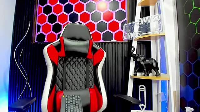 Tayzon Foxxx online show from March 23, 2026, 8:19 pm