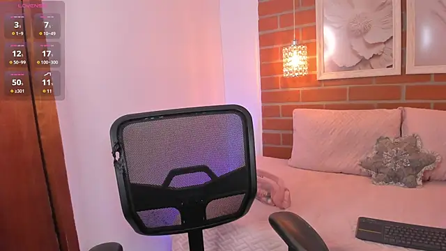 IsabelaSantana online show from February 18, 2025, 12:26 am