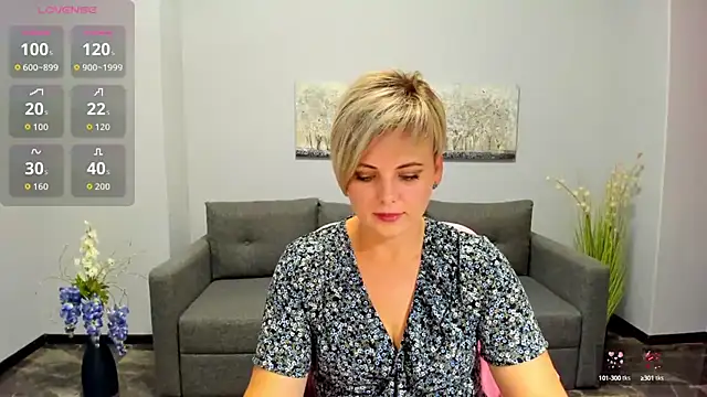 Julia Wilsone online show from September 26, 2025, 12:01 pm