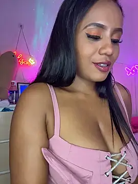 AlisonHoot69 online show from May 26, 2026, 11:03 pm