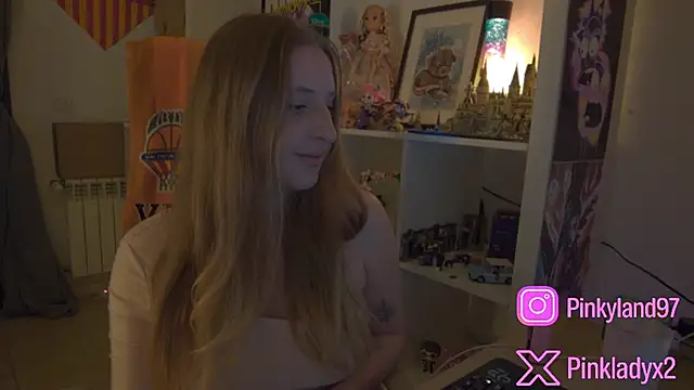 Pinkyladyxxx online show from April 25, 2026, 9:23 pm