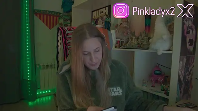 Snapshot of Pinkyladyxxx chatting on January 9, 2026, 9:22 pm Pinkyladyxxx online show from January 9, 2026, 9:22 pm