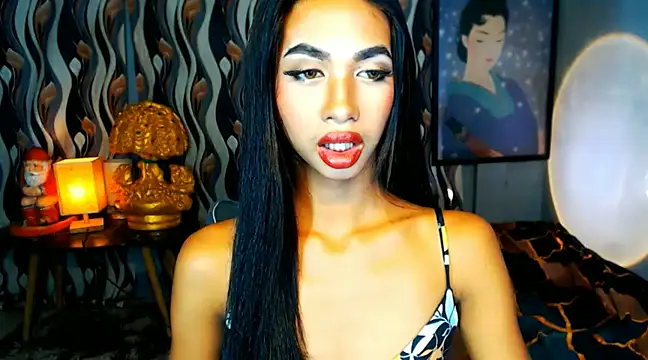 PrettyLatiina online show from December 9, 2024, 5:29 am