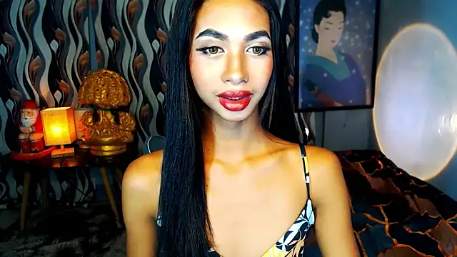 PrettyLatiina online show from October 24, 2025, 4:22 am