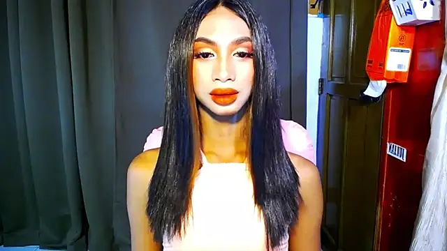 PrettyLatiina online show from November 2, 2025, 6:07 am