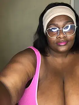Snapshot of bustytitsxxx chatting on April 22, 2026, 6:09 am bustytitsxxx online show from April 22, 2026, 6:09 am