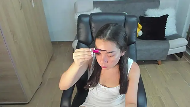 AprilDubois online show from October 6, 2025, 8:31 pm