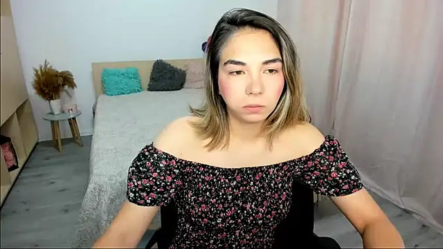Alexa Dolly12 online show from August 4, 2026, 9:25 am